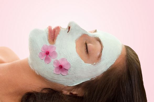 Natural facial mask for tan smooth and silky skin for women